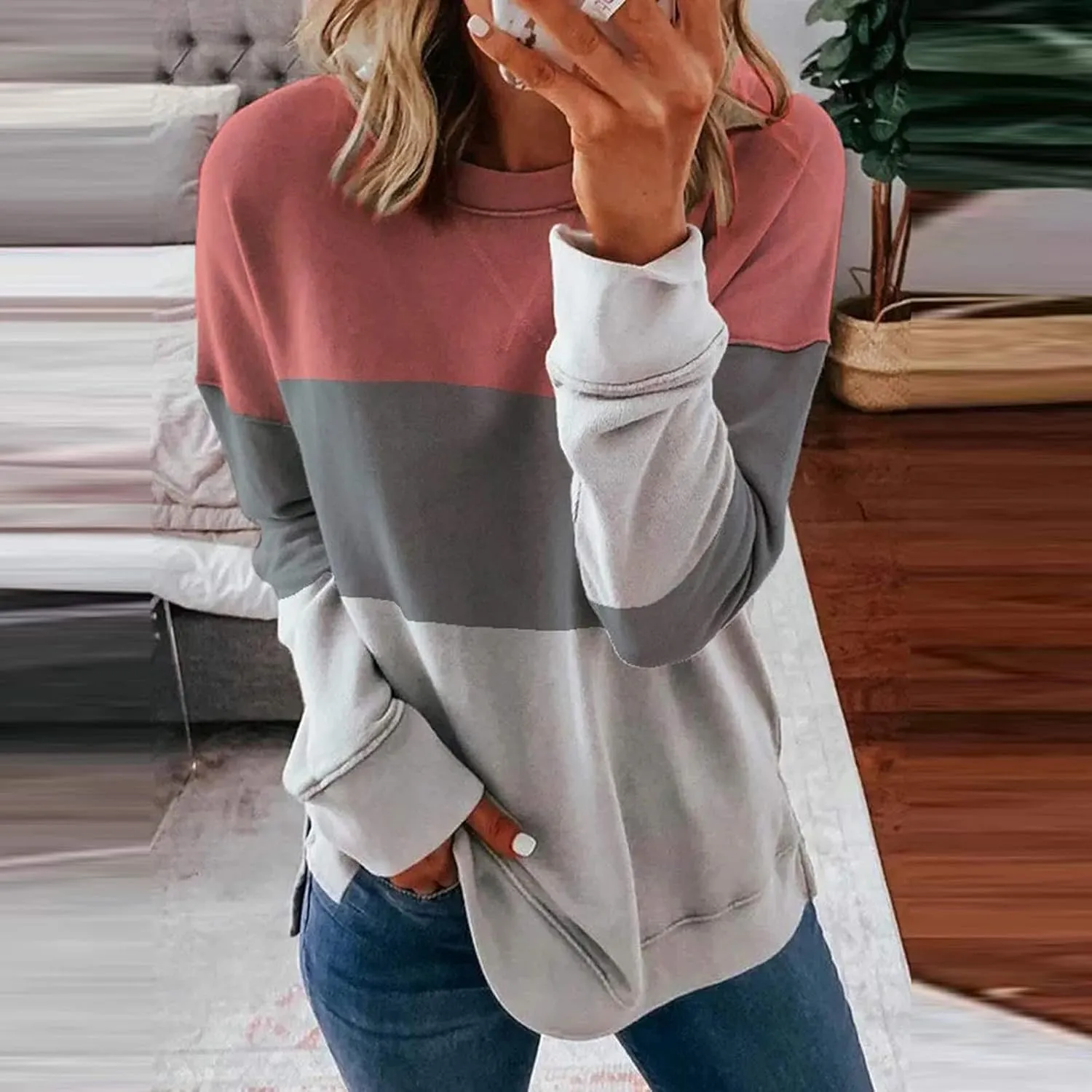 Crew Neck Sweatshirts Women Casual Loose Soft Long Sleeve Pullover Color Block Side Split Tops Lightweight Fall Outfit